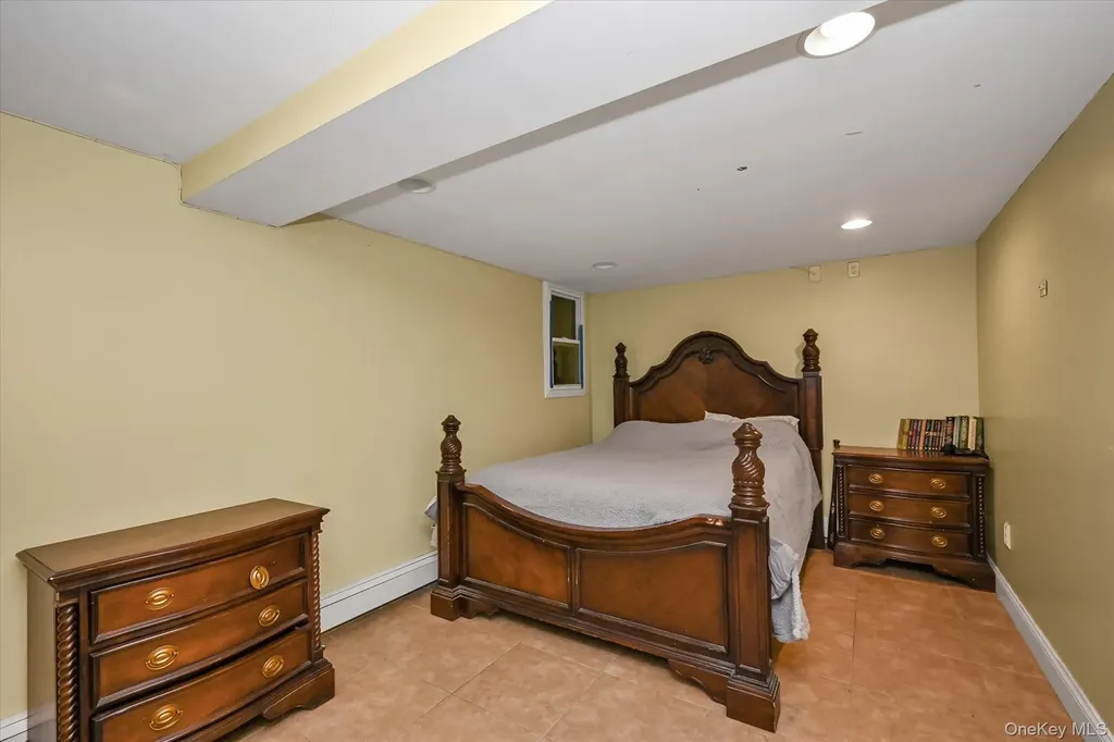 6925 59th Road Maspeth NY 11378