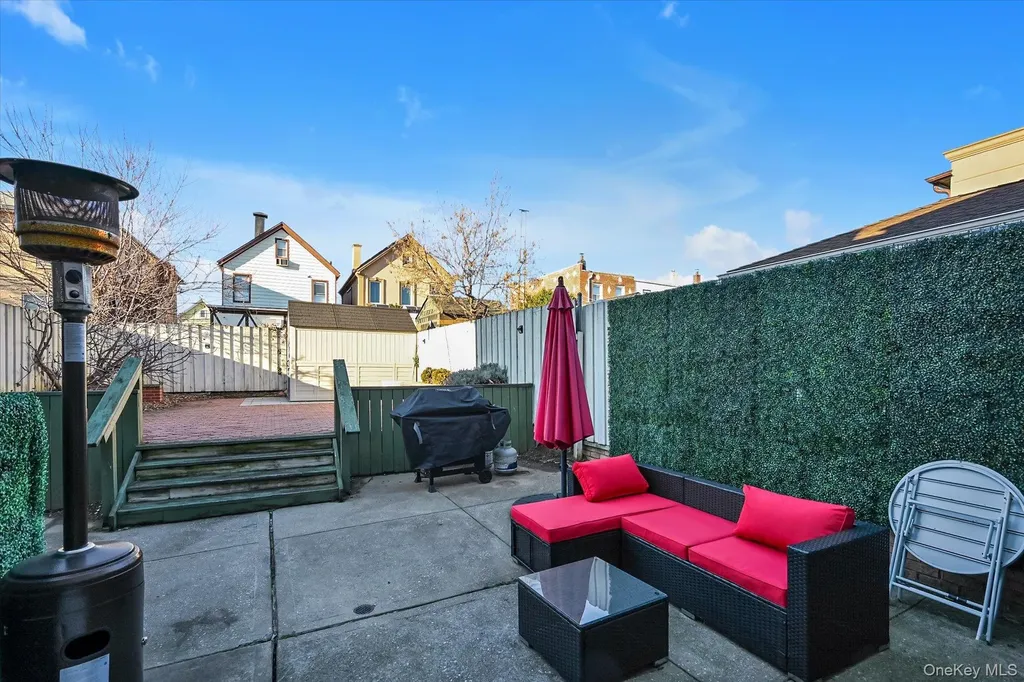 6925 59th Road Maspeth NY 11378