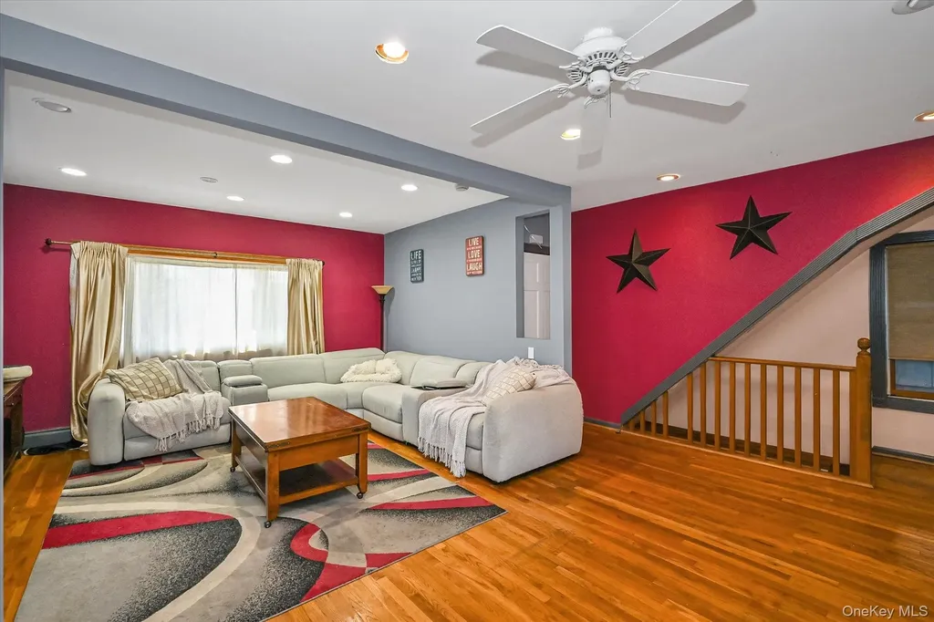 6925 59th Road Maspeth NY 11378