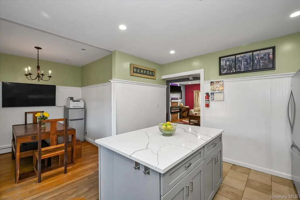 6925 59th Road Maspeth NY 11378