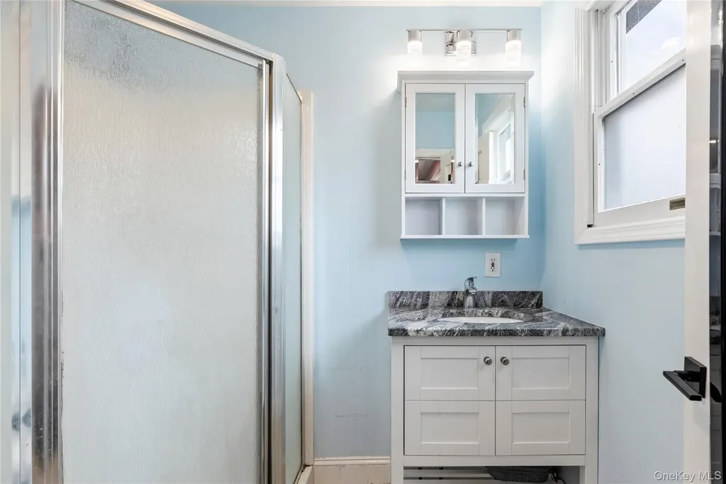 24 Twin River Drive Oakdale NY 11769