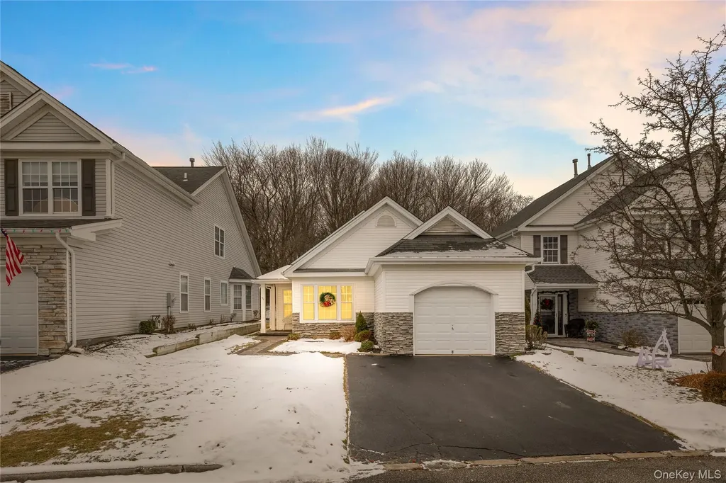 50 Perri Circle Middle Island NY 11953