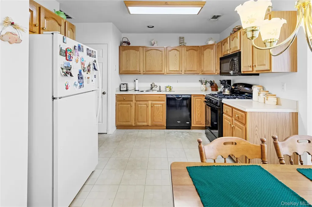 50 Perri Circle Middle Island NY 11953