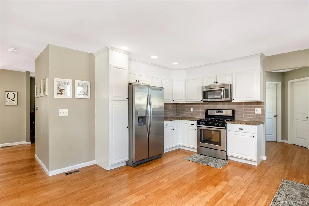 15 Irving Place Islip Terrace NY 11752