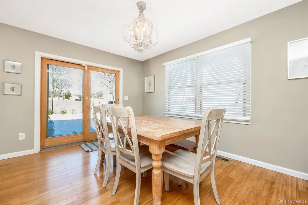 15 Irving Place Islip Terrace NY 11752