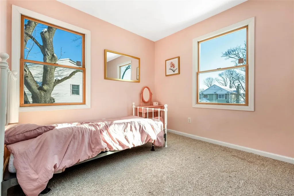 15 Irving Place Islip Terrace NY 11752