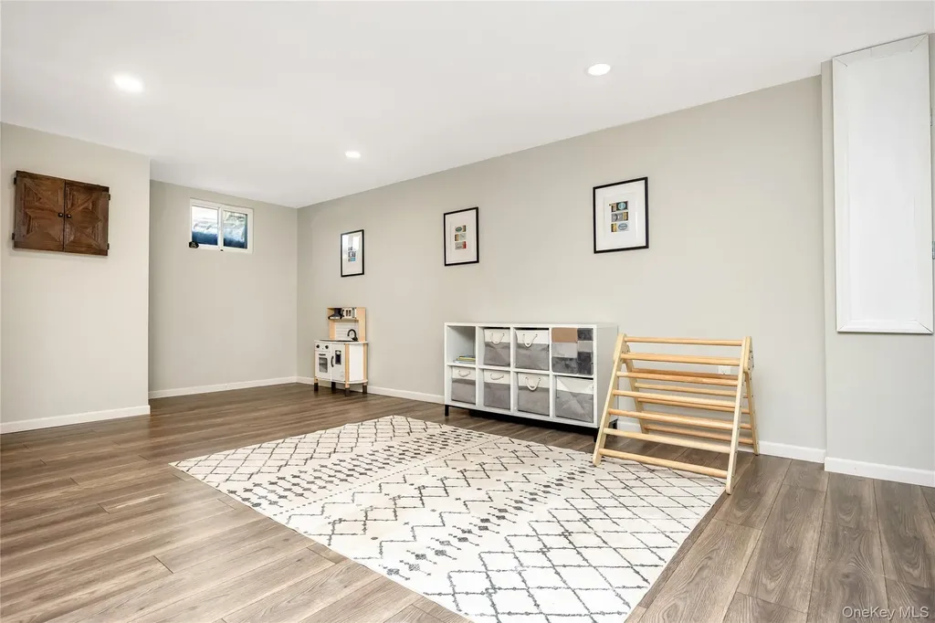 15 Irving Place Islip Terrace NY 11752