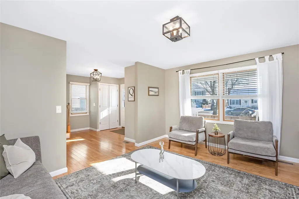 15 Irving Place Islip Terrace NY 11752