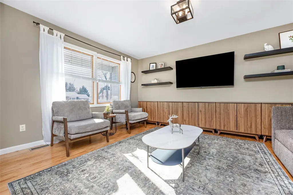 15 Irving Place Islip Terrace NY 11752