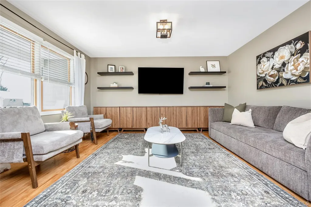 15 Irving Place Islip Terrace NY 11752