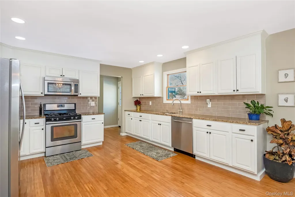 15 Irving Place Islip Terrace NY 11752