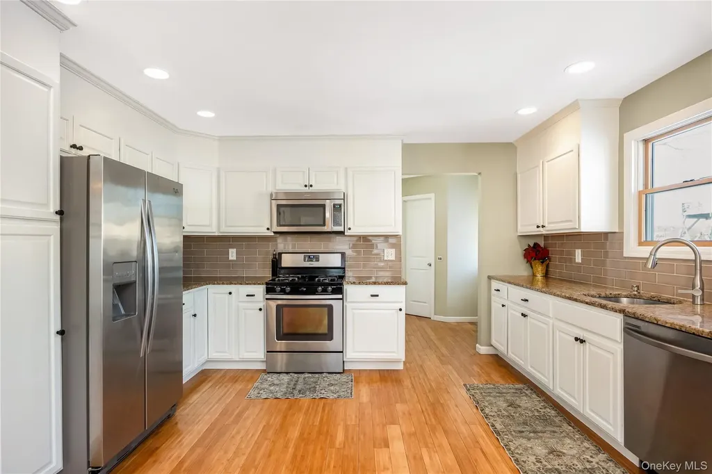 15 Irving Place Islip Terrace NY 11752