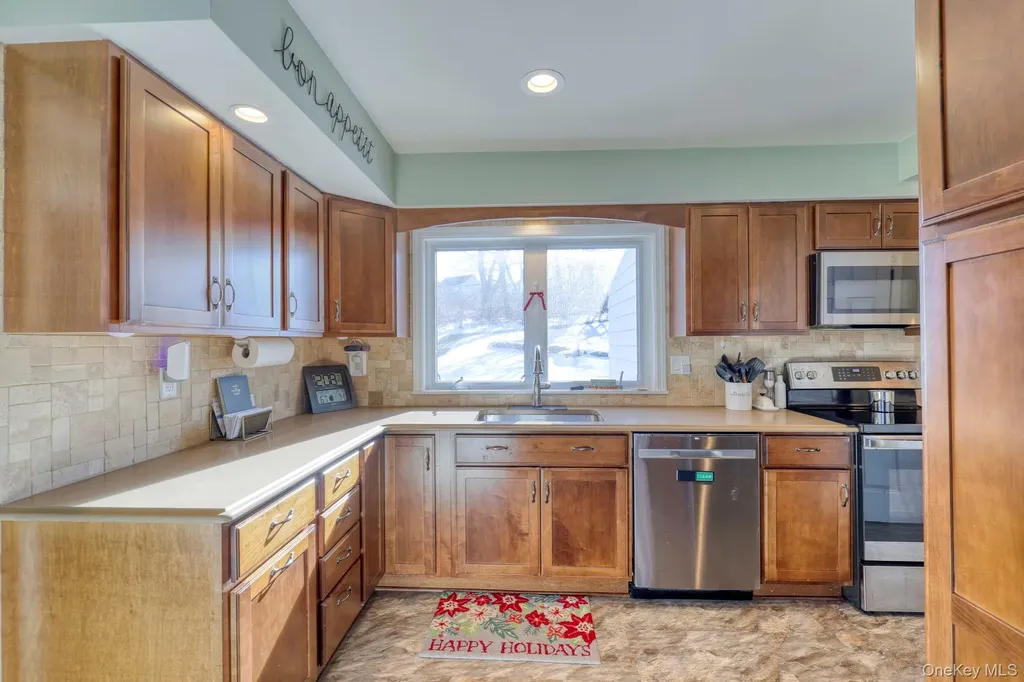 210 Overlook Road Poughkeepsie NY 12603