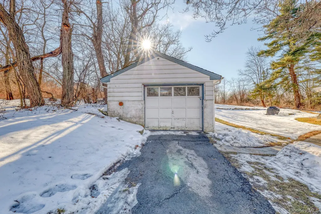 210 Overlook Road Poughkeepsie NY 12603