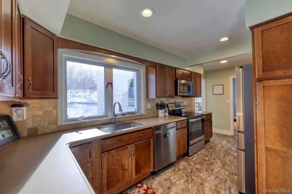 210 Overlook Road Poughkeepsie NY 12603