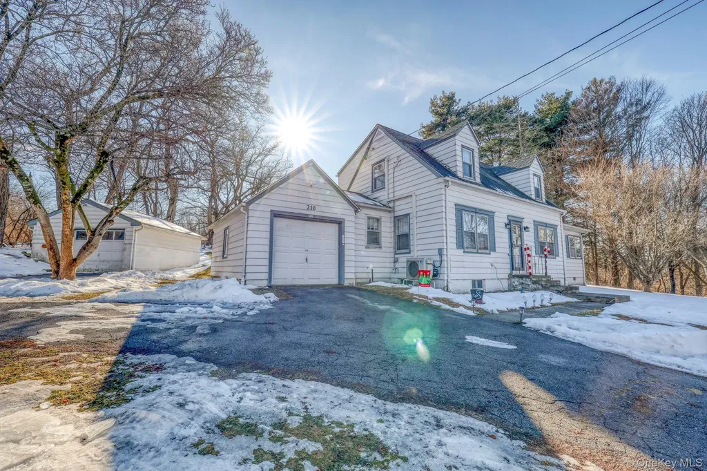 210 Overlook Road Poughkeepsie NY 12603