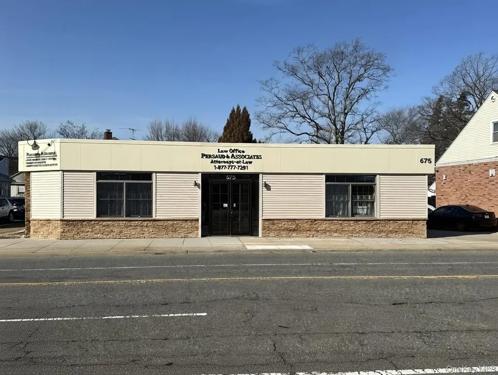 675 Broadway Massapequa NY 11758