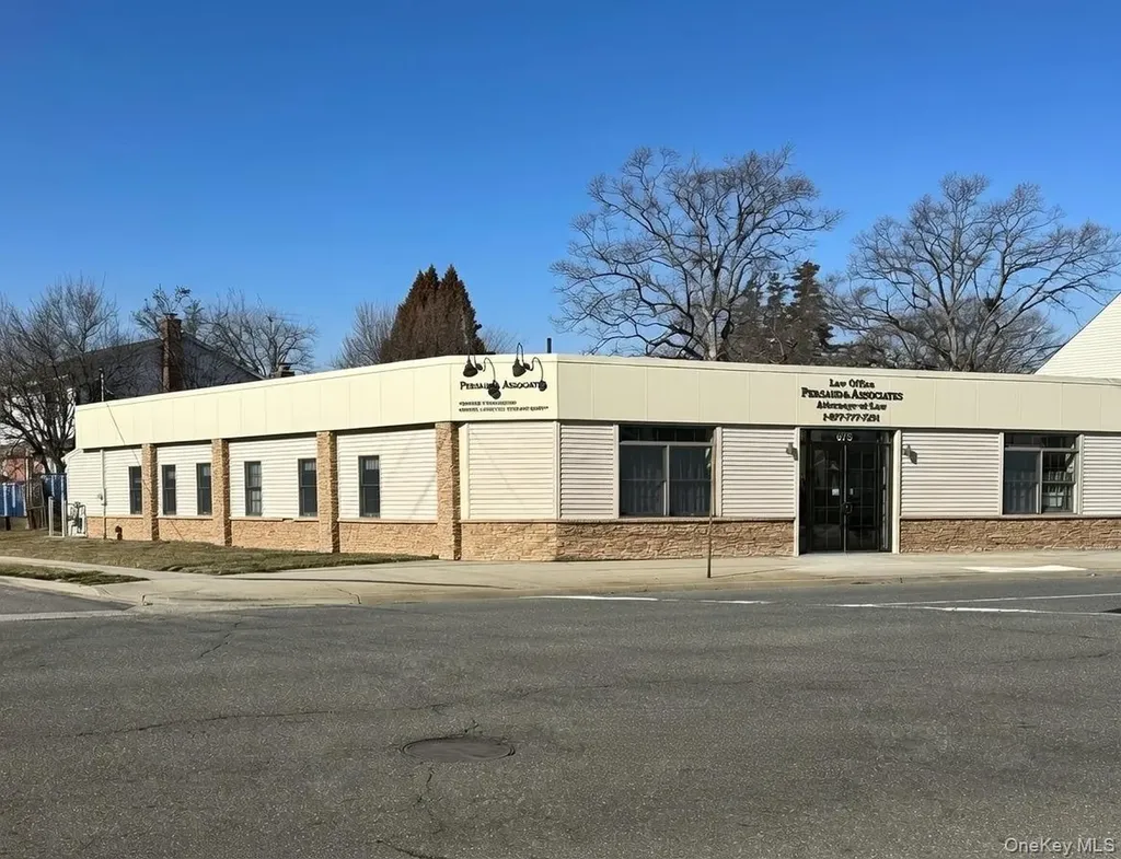 675 Broadway Massapequa NY 11758