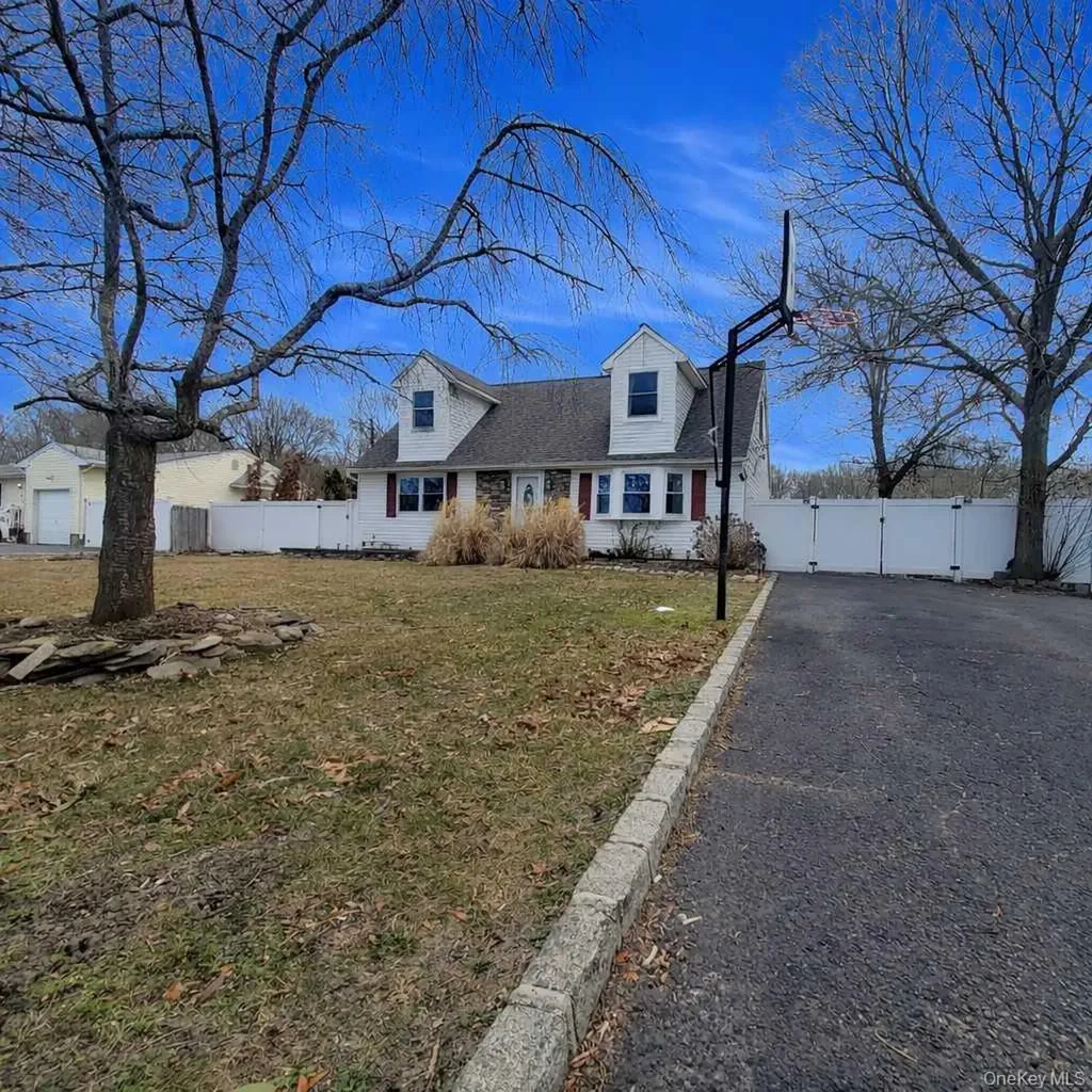 117 N Coleman Road Centereach NY 11720