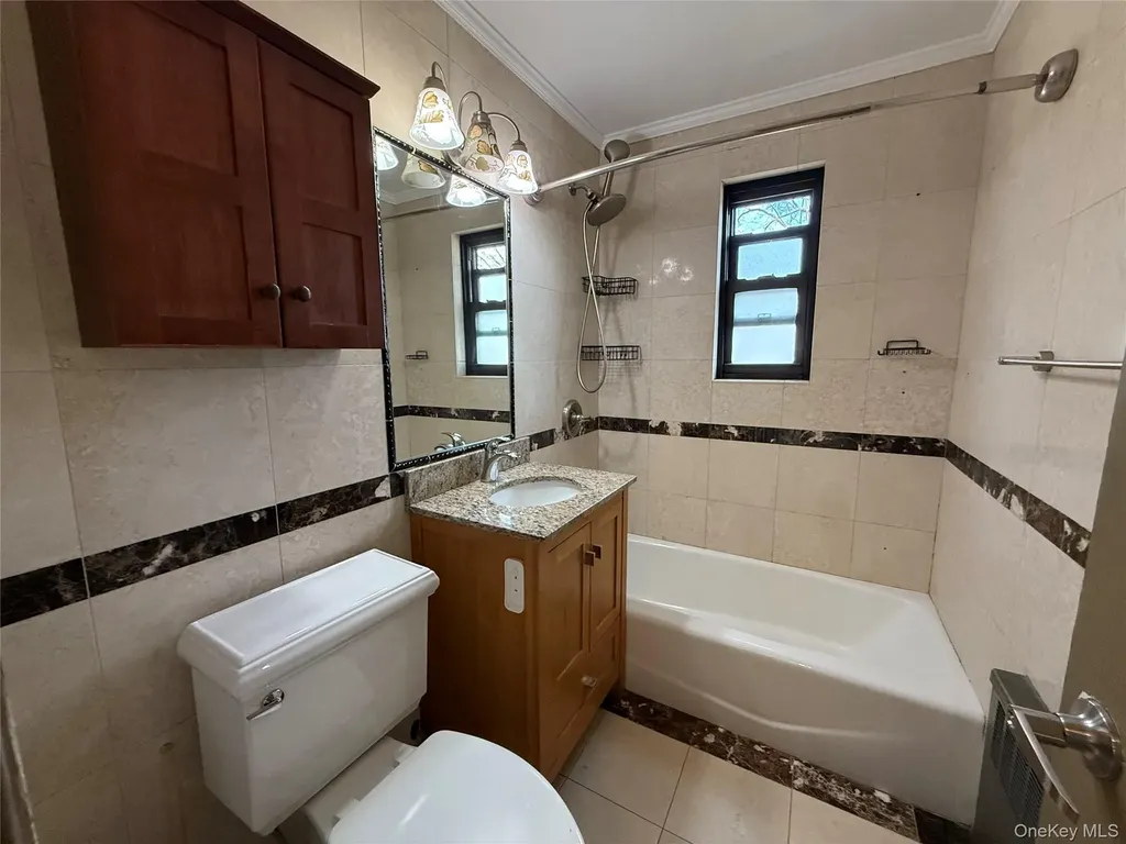 40 Terrace Circle Great Neck NY 11021