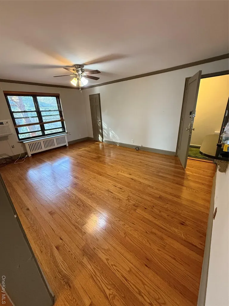 40 Terrace Circle Great Neck NY 11021