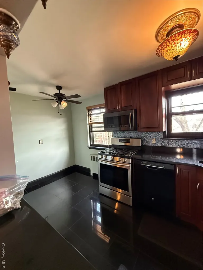 40 Terrace Circle Great Neck NY 11021