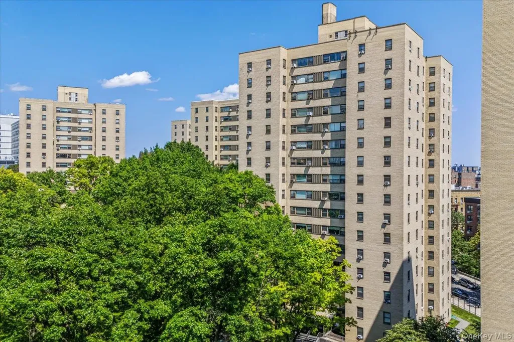 7 Fordham Hill Ova Bronx NY 10468