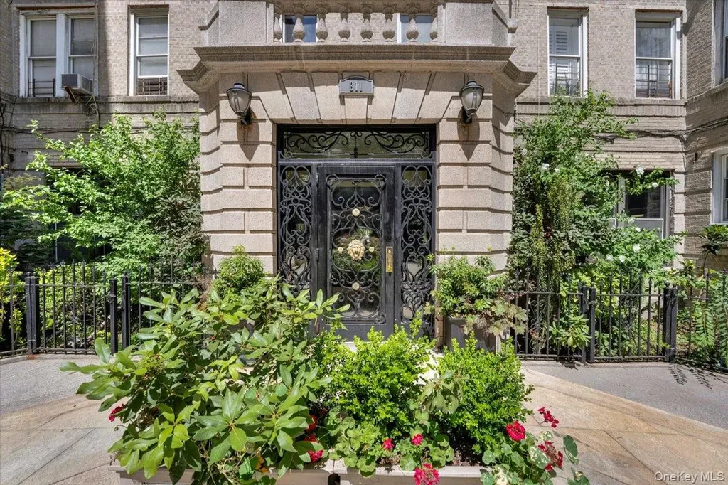 811 Walton Avenue Bronx NY 10451