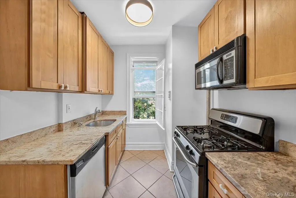 811 Walton Avenue Bronx NY 10451