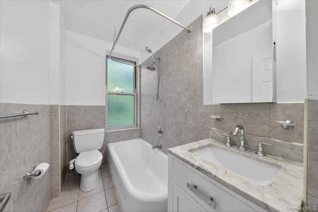 811 Walton Avenue Bronx NY 10451