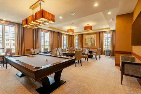 2000 Royal Court North Hills NY 11040