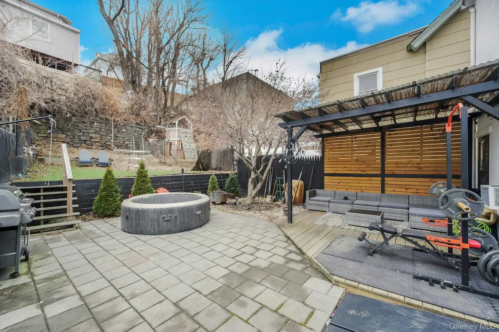 10 Everett Street New Rochelle NY 10801
