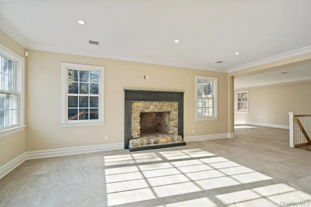 89 Mill River Road Upper Brookville NY 11771