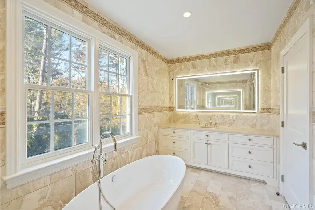 89 Mill River Road Upper Brookville NY 11771