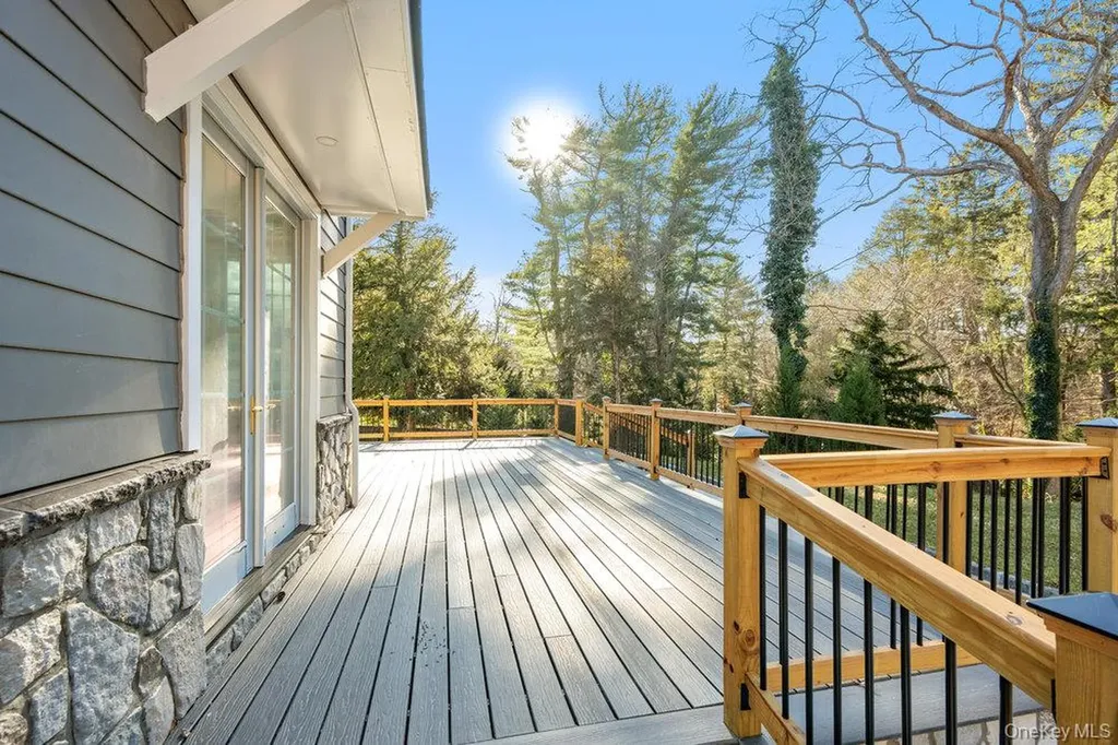 89 Mill River Road Upper Brookville NY 11771