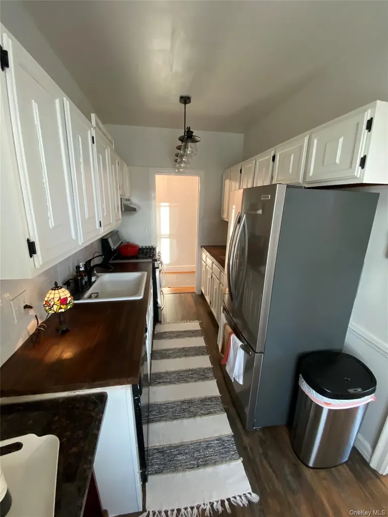 141 Wyckoff Place Woodmere NY 11598