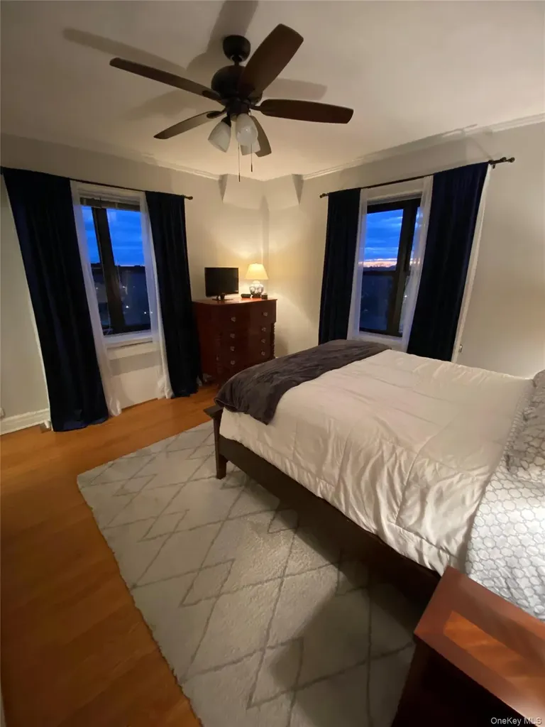 141 Wyckoff Place Woodmere NY 11598