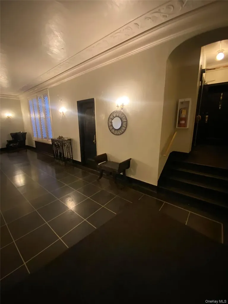 141 Wyckoff Place Woodmere NY 11598