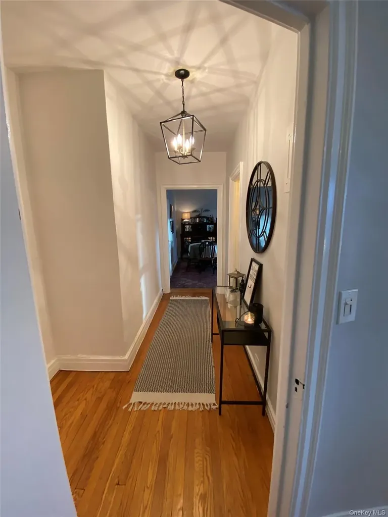 141 Wyckoff Place Woodmere NY 11598