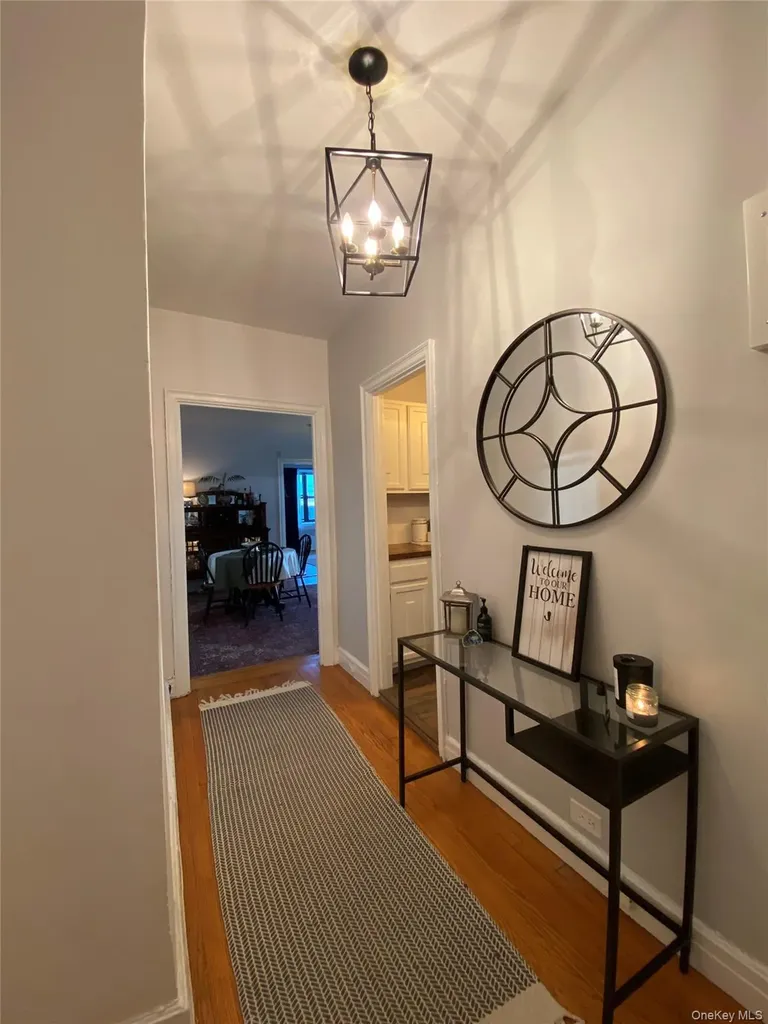 141 Wyckoff Place Woodmere NY 11598