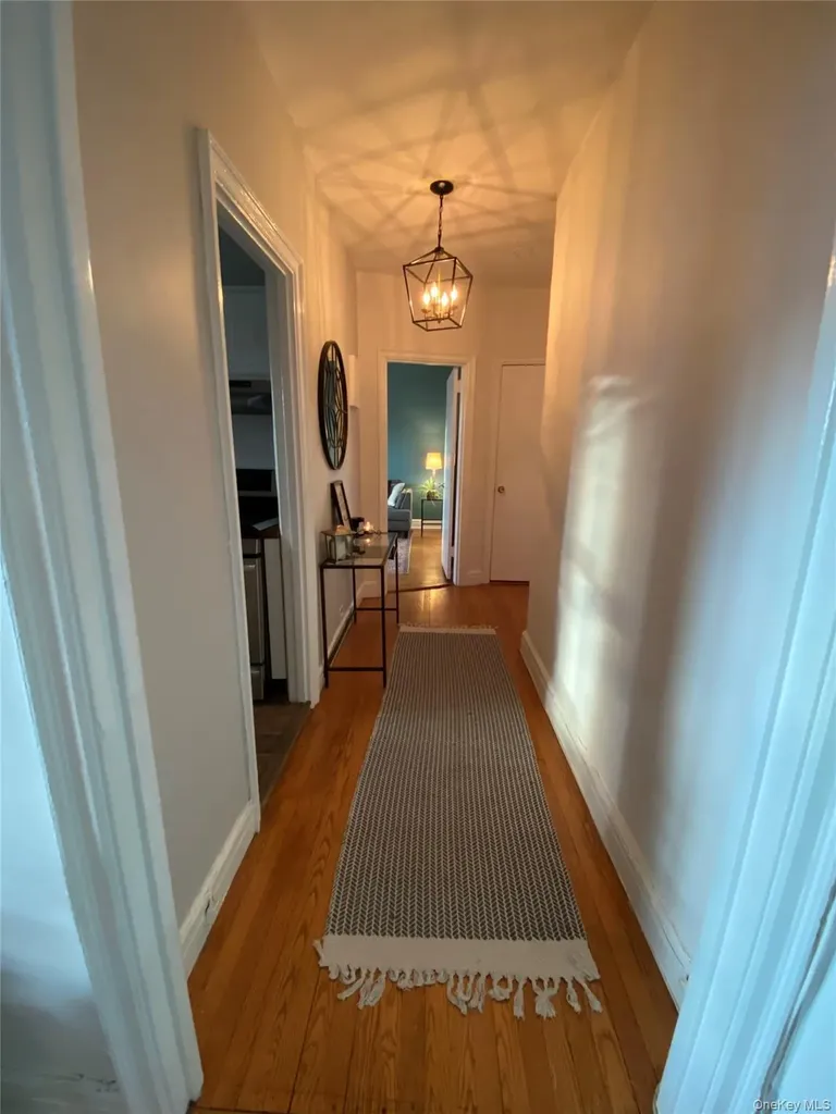 141 Wyckoff Place Woodmere NY 11598