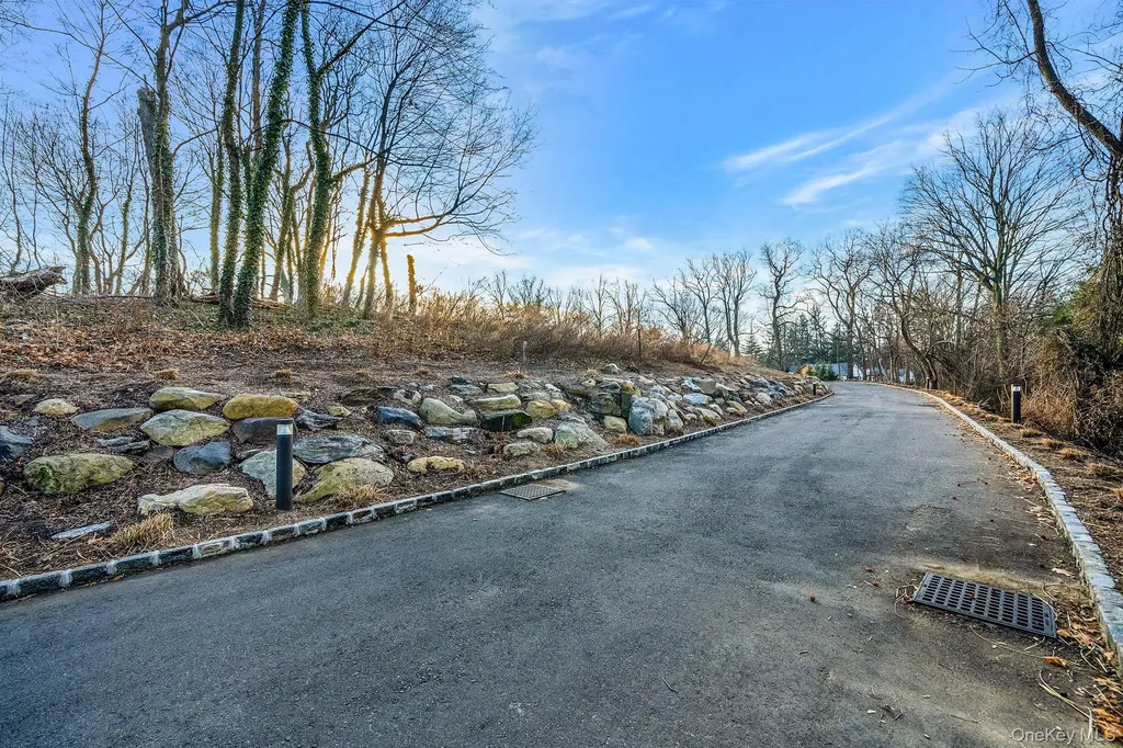 36 Cow Neck Road Sands Point NY 11050