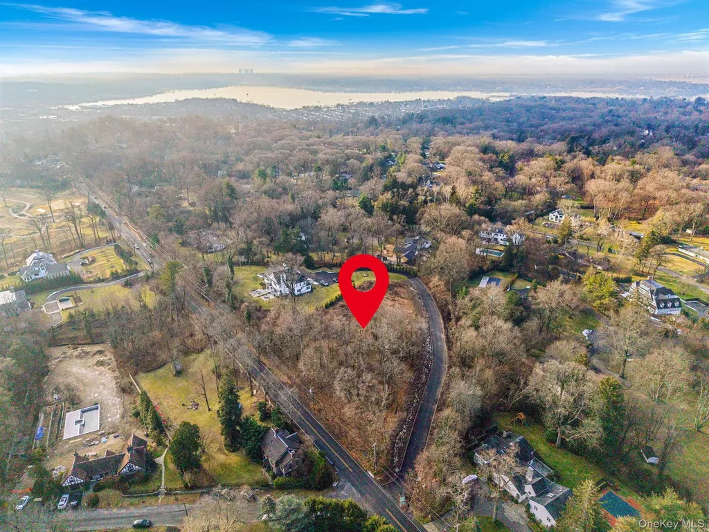 36 Cow Neck Road Sands Point NY 11050