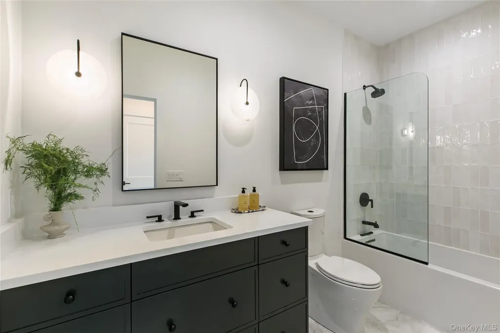 81 Juniper Lane Yaphank NY 11980