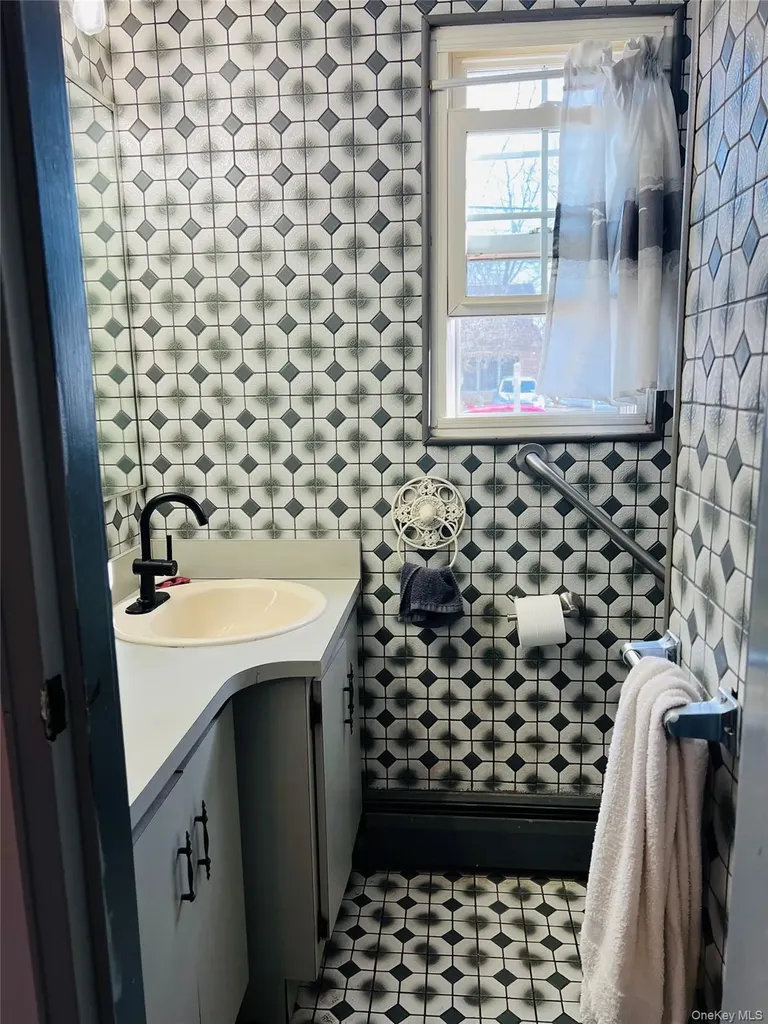 38 Riviera Drive Selden NY 11784