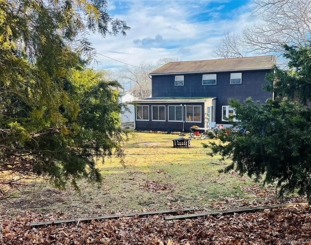 38 Riviera Drive Selden NY 11784