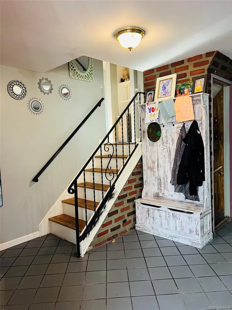 38 Riviera Drive Selden NY 11784