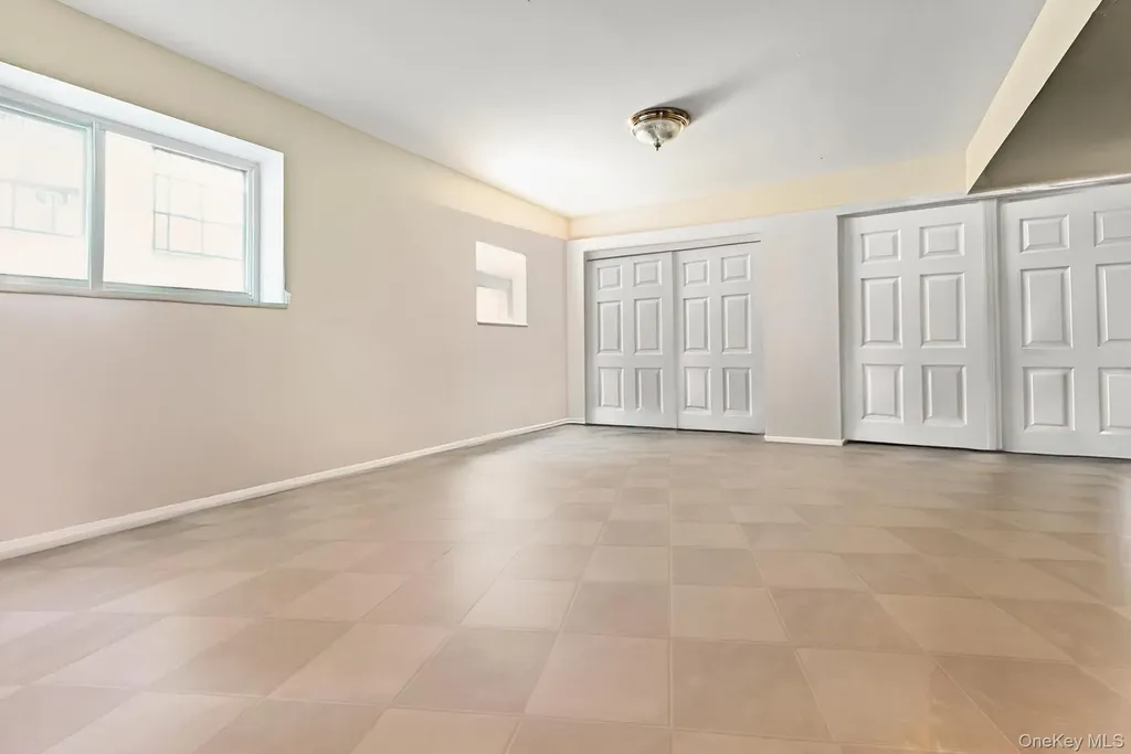 48 Bergen Beach Plc Brooklyn NY 11234
