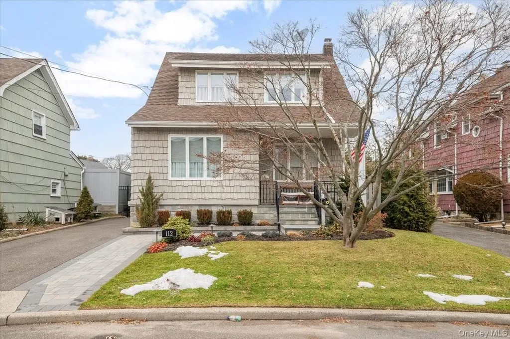 112 Longworth Avenue Woodmere NY 11598