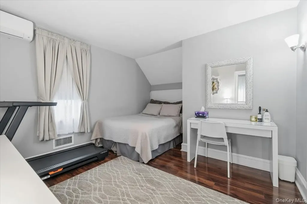 112 Longworth Avenue Woodmere NY 11598